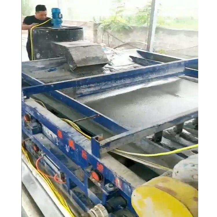 河(he)北保定帶式壓(ya)濾機汚泥處(chu)理