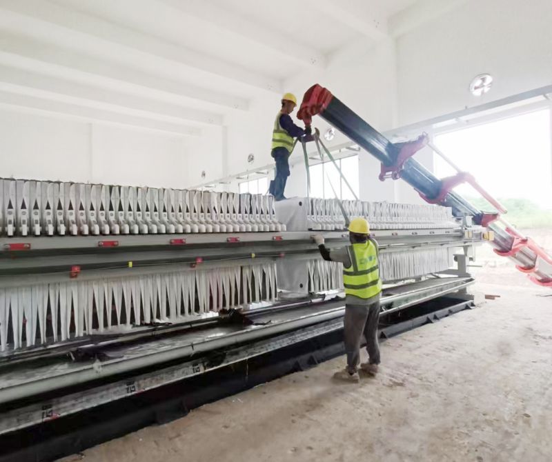 四川自貢工地雙節施工忙,堅守崗(gang)位獻力量